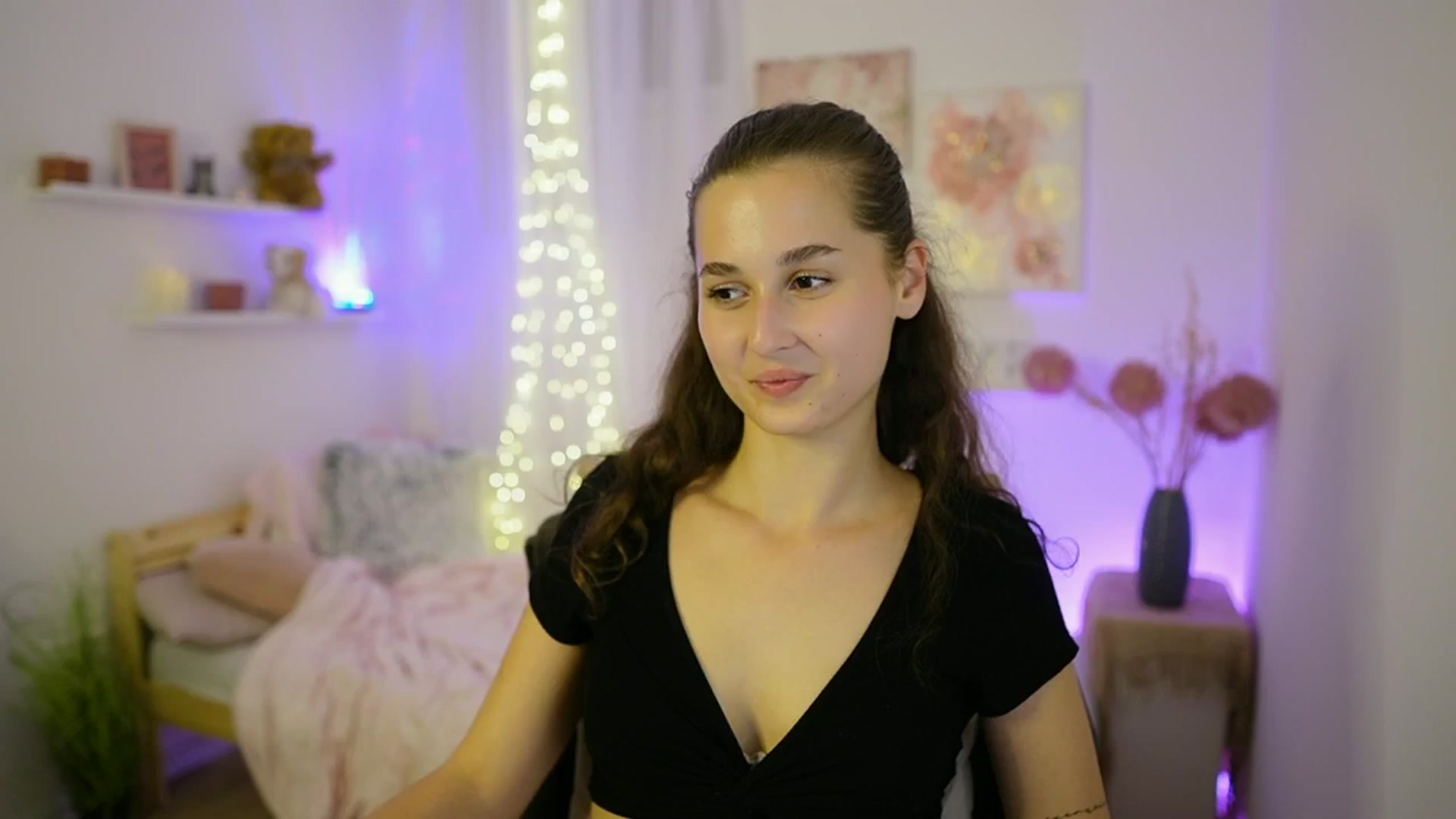 Gallery image thumbnail from Anita_Grey_'s myfreecams stream on, 09/10/2025, 22:42 image 13 of 20