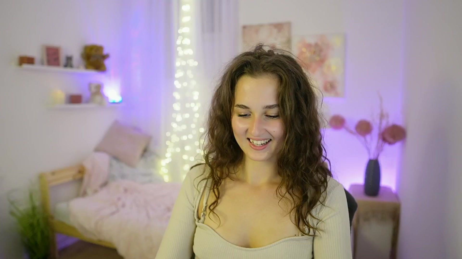 Gallery image thumbnail from Anita_Grey_'s myfreecams stream on, 09/12/2025, 21:32 image 7 of 20