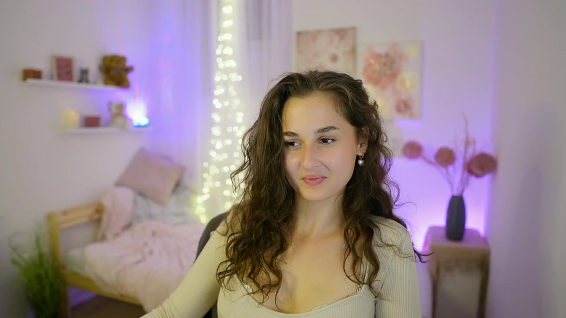 Gallery image thumbnail from Anita_Grey_'s myfreecams stream on, 09/12/2025, 21:32 image 5 of 20