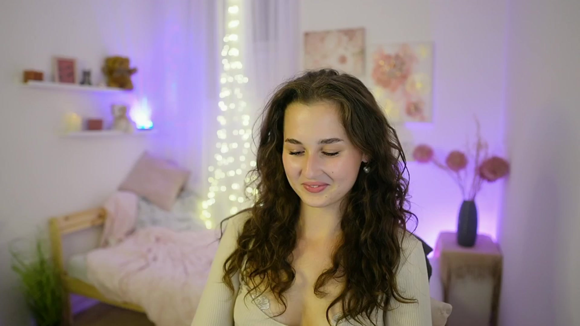 Gallery image thumbnail from Anita_Grey_'s myfreecams stream on, 09/12/2025, 21:32 image 1 of 20