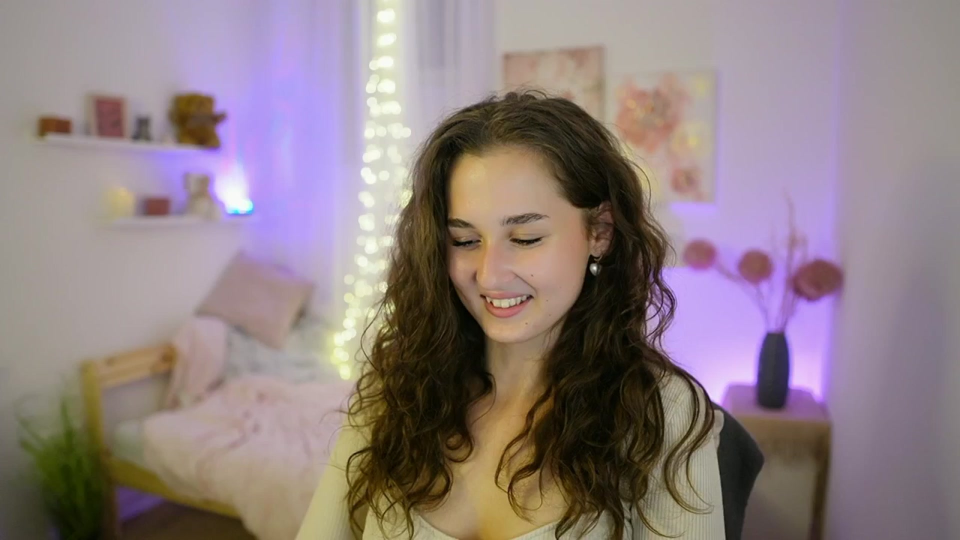 Gallery image thumbnail from Anita_Grey_'s myfreecams stream on, 09/12/2025, 21:32 image 10 of 20