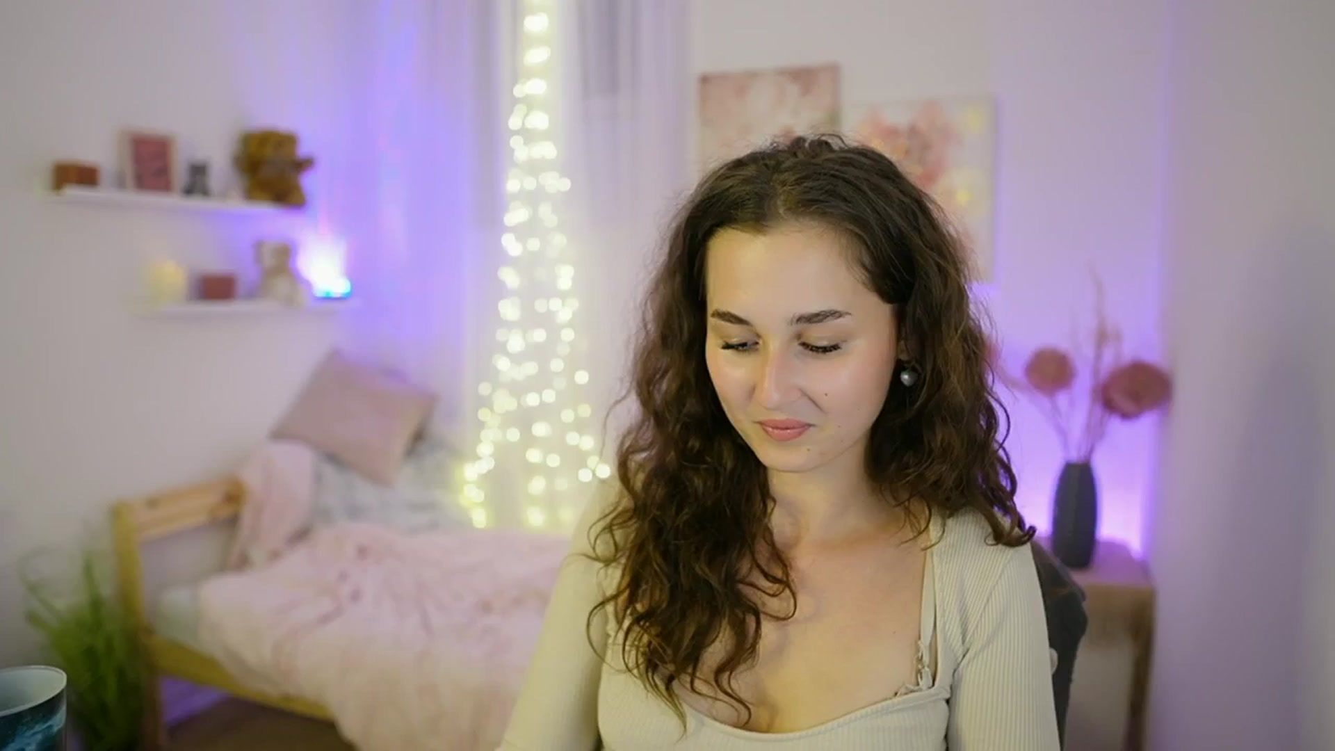 Gallery image thumbnail from Anita_Grey_'s myfreecams stream on, 09/12/2025, 21:32 image 14 of 20