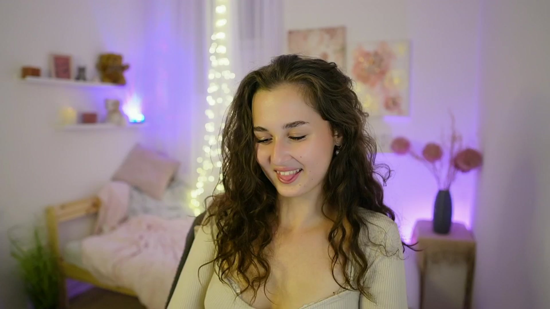 Gallery image thumbnail from Anita_Grey_'s myfreecams stream on, 09/12/2025, 21:32 image 3 of 20