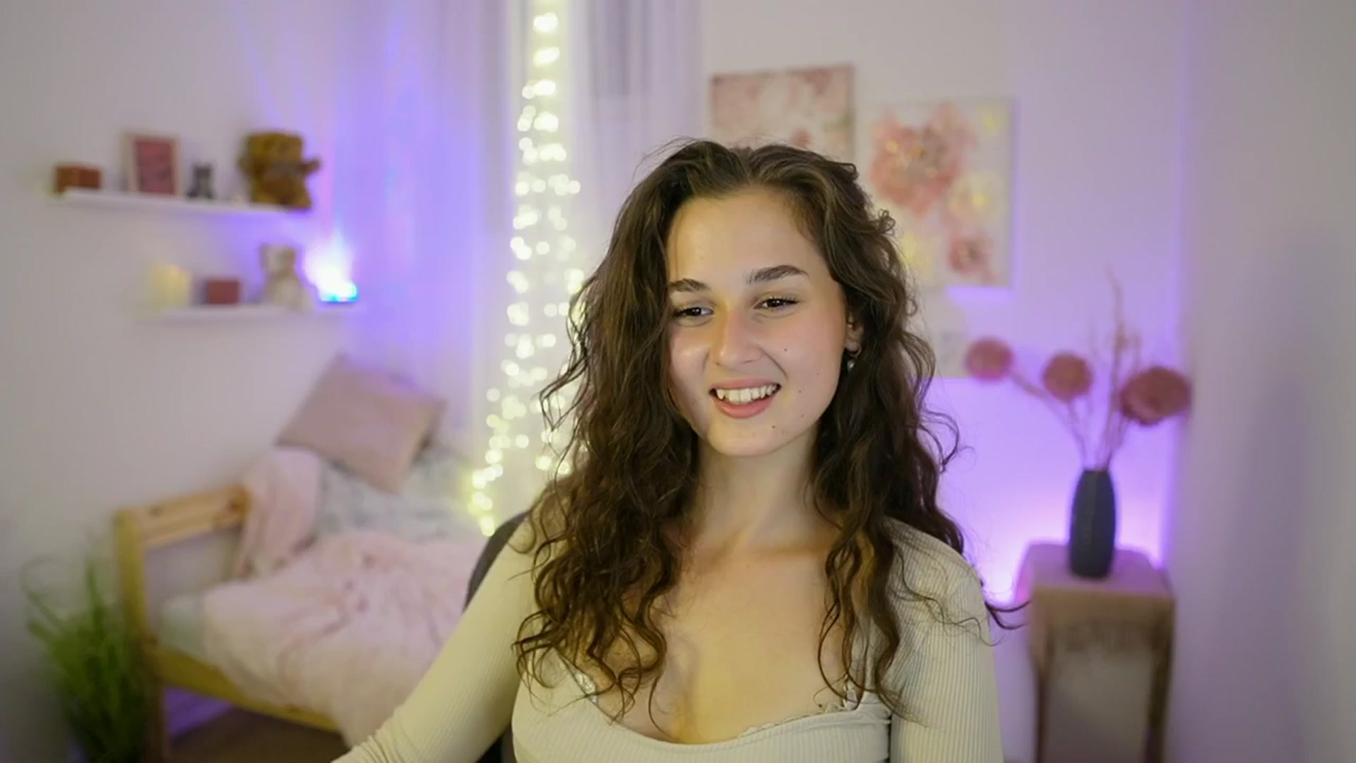 Gallery image thumbnail from Anita_Grey_'s myfreecams stream on, 09/12/2025, 21:32 image 4 of 20