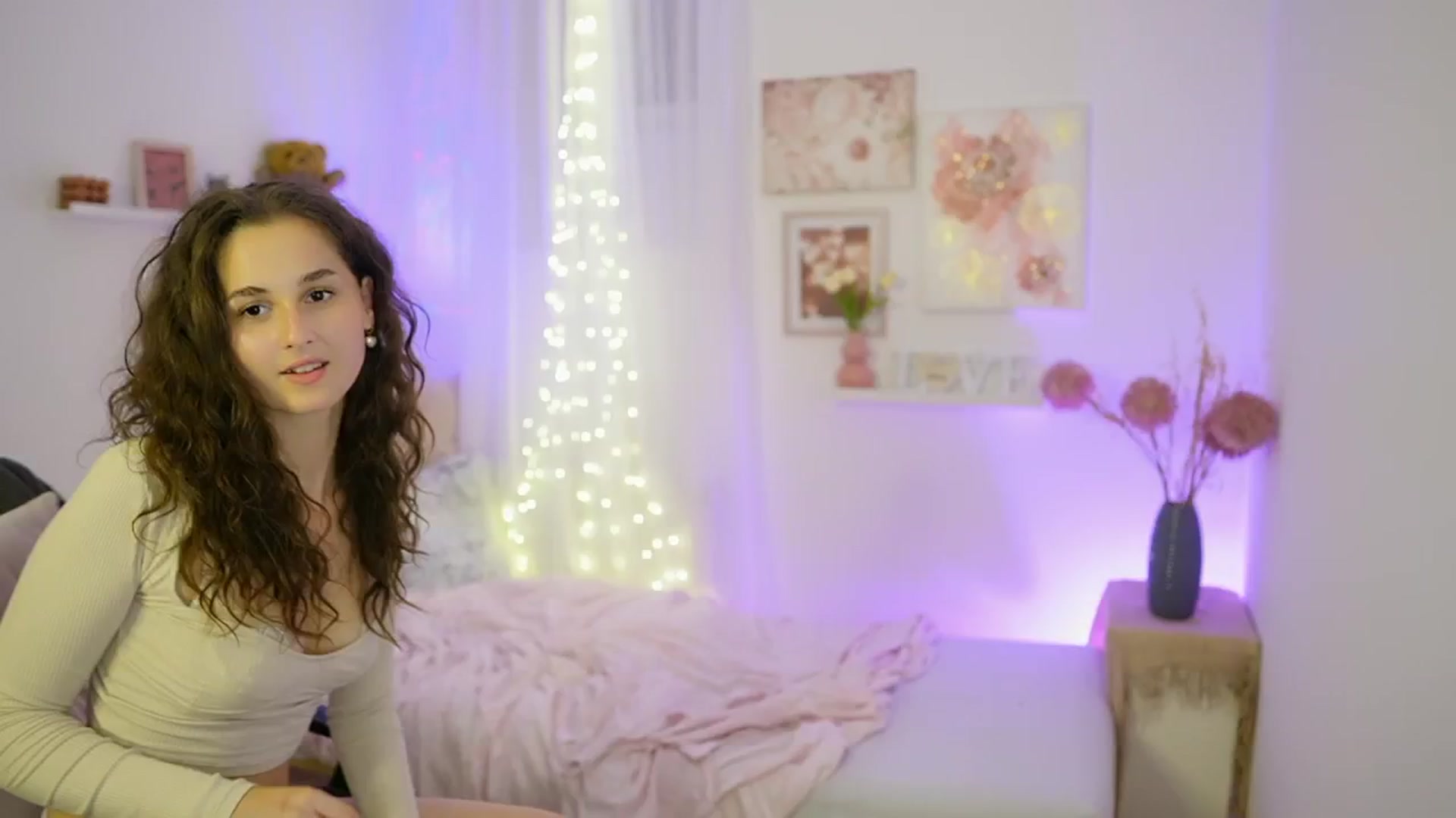 Gallery image thumbnail from Anita_Grey_'s myfreecams stream on, 09/12/2025, 22:52 image 7 of 20