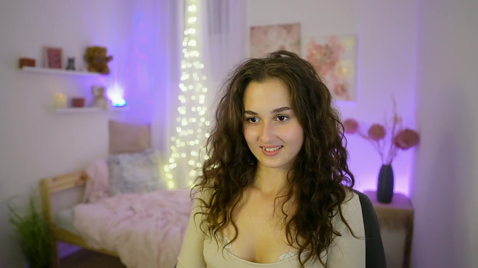 Gallery image thumbnail from Anita_Grey_'s myfreecams stream on, 09/12/2025, 22:52 image 9 of 20