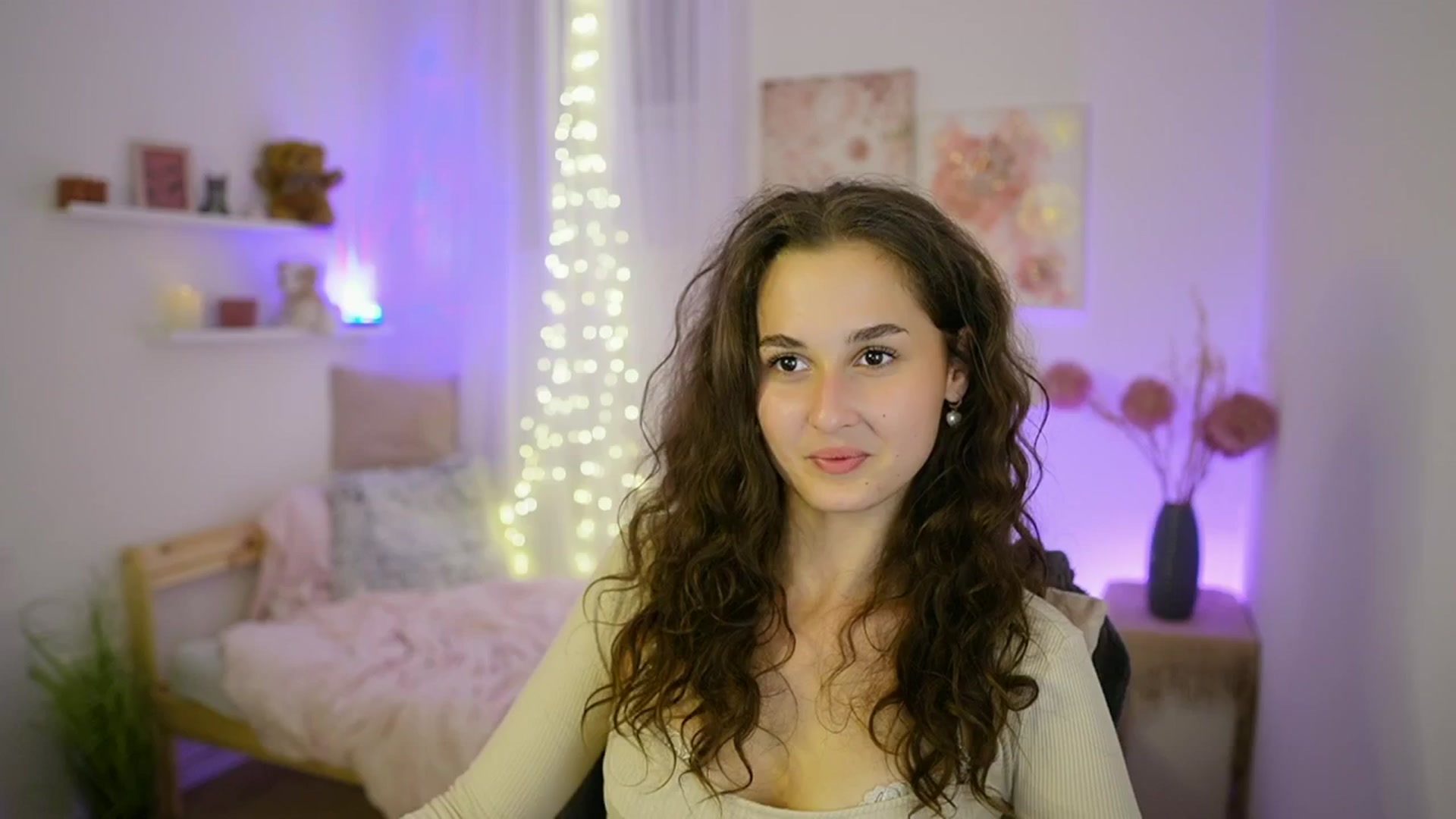 Gallery image thumbnail from Anita_Grey_'s myfreecams stream on, 09/12/2025, 22:52 image 4 of 20