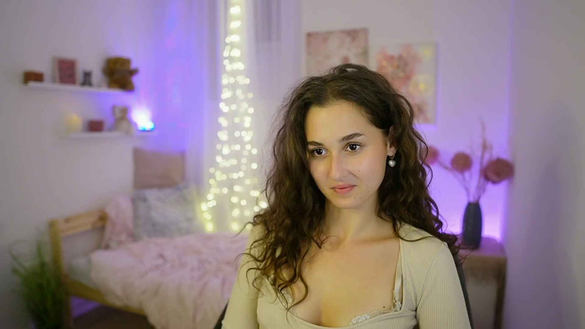 Gallery image thumbnail from Anita_Grey_'s myfreecams stream on, 09/12/2025, 22:52 image 12 of 20