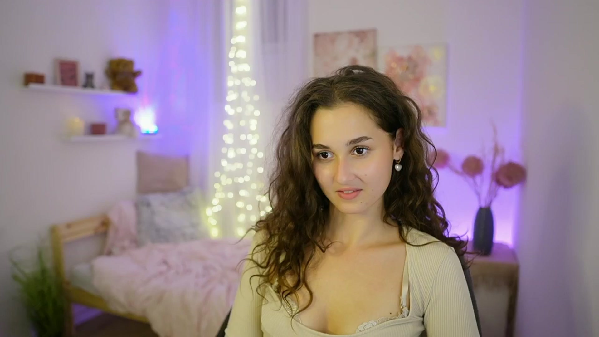 Gallery image thumbnail from Anita_Grey_'s myfreecams stream on, 09/12/2025, 22:52 image 11 of 20