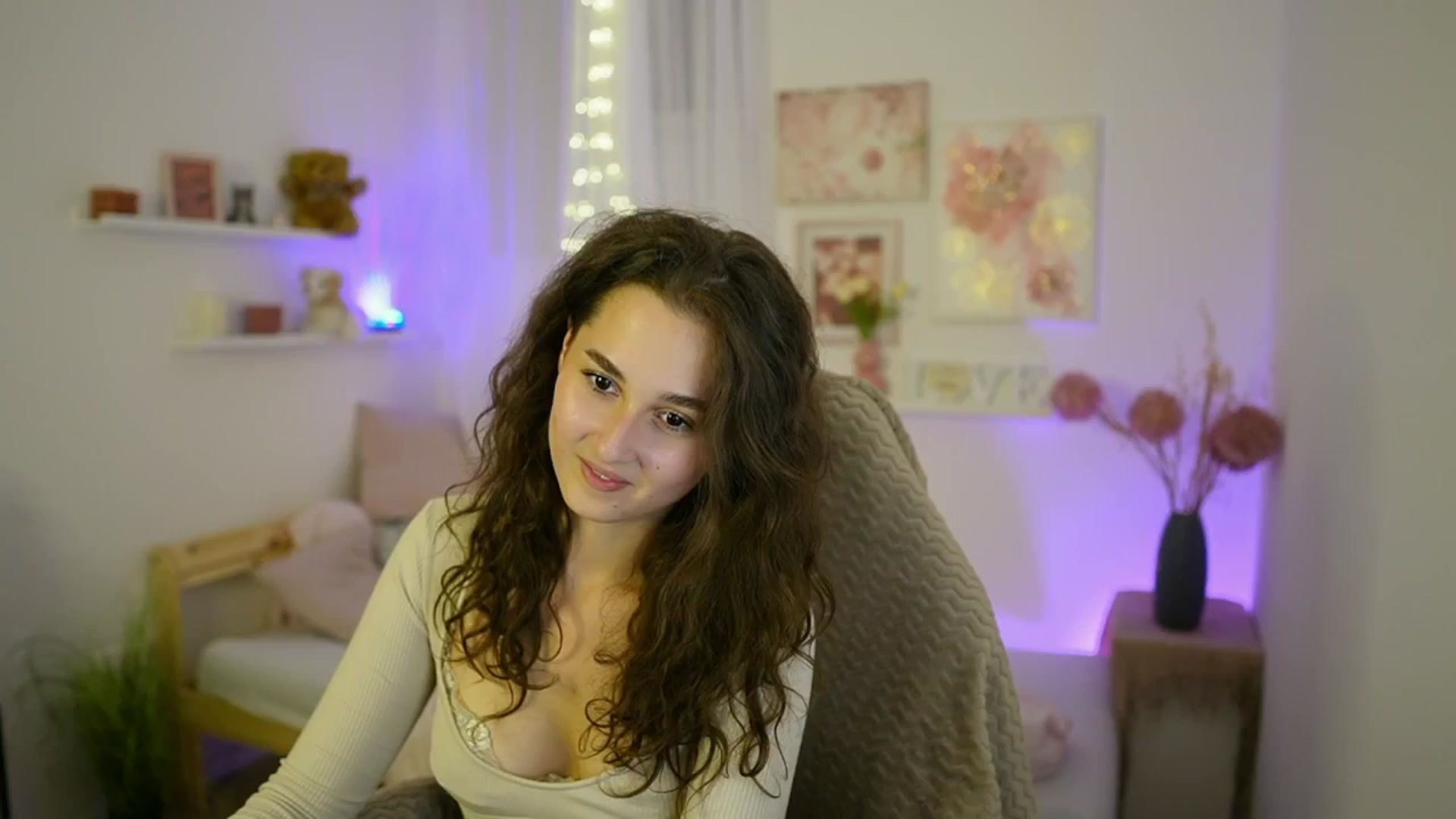 Gallery image thumbnail from Anita_Grey_'s myfreecams stream on, 09/14/2025, 20:33 image 10 of 20