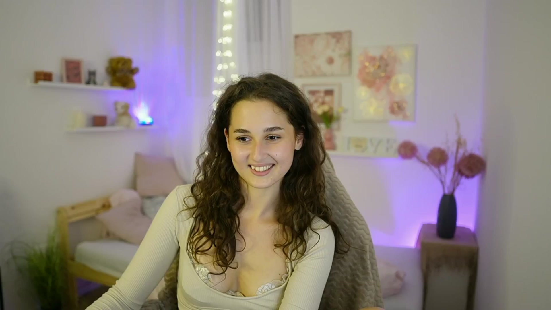 Gallery image thumbnail from Anita_Grey_'s myfreecams stream on, 09/14/2025, 20:33 image 7 of 20