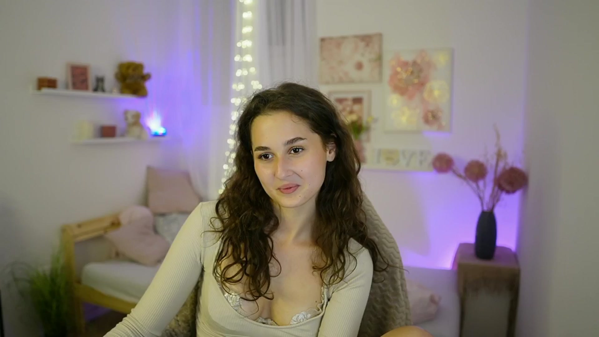 Gallery image thumbnail from Anita_Grey_'s myfreecams stream on, 09/14/2025, 20:33 image 6 of 20