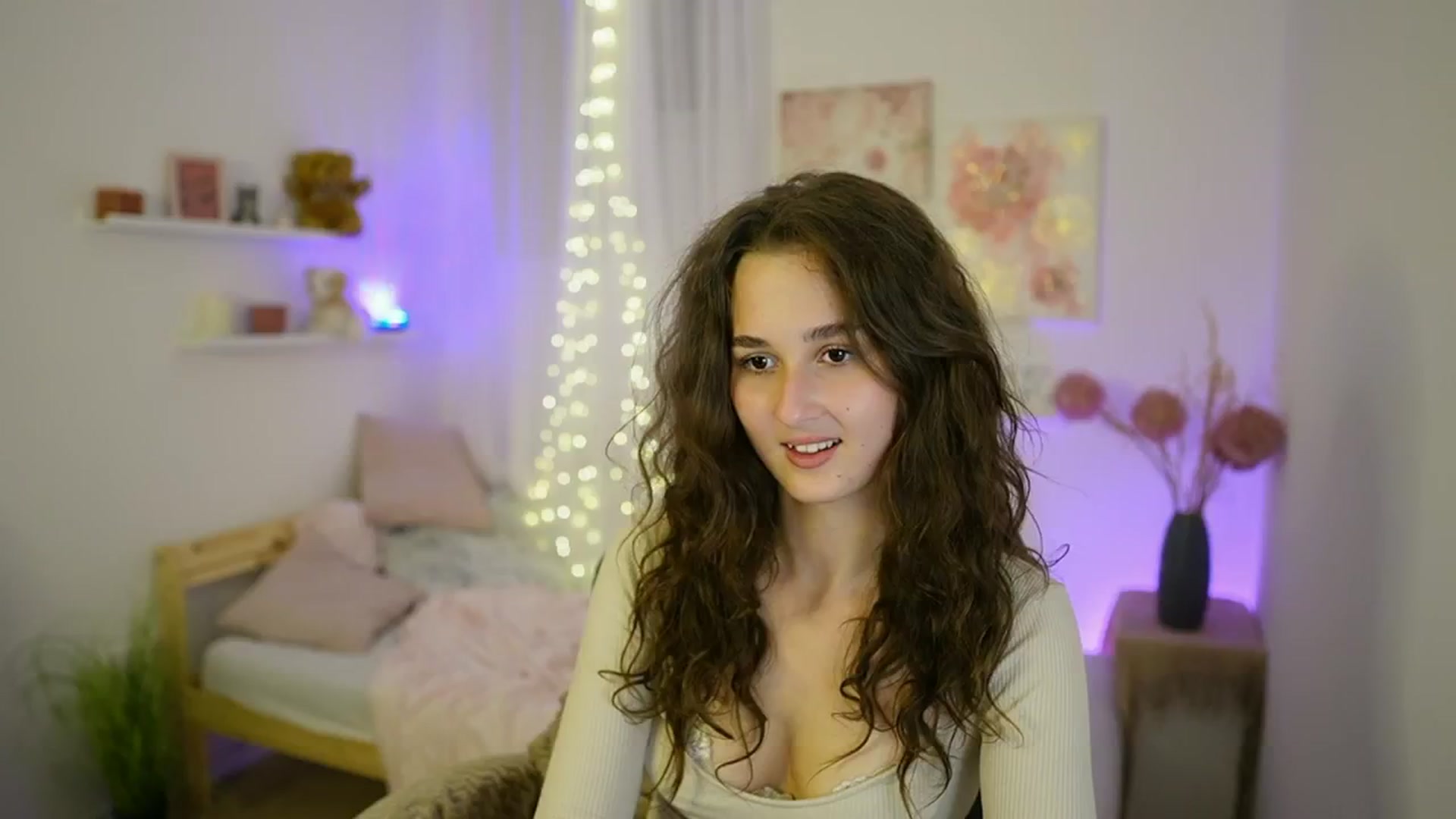 Gallery image thumbnail from Anita_Grey_'s myfreecams stream on, 09/14/2025, 22:39 image 1 of 20