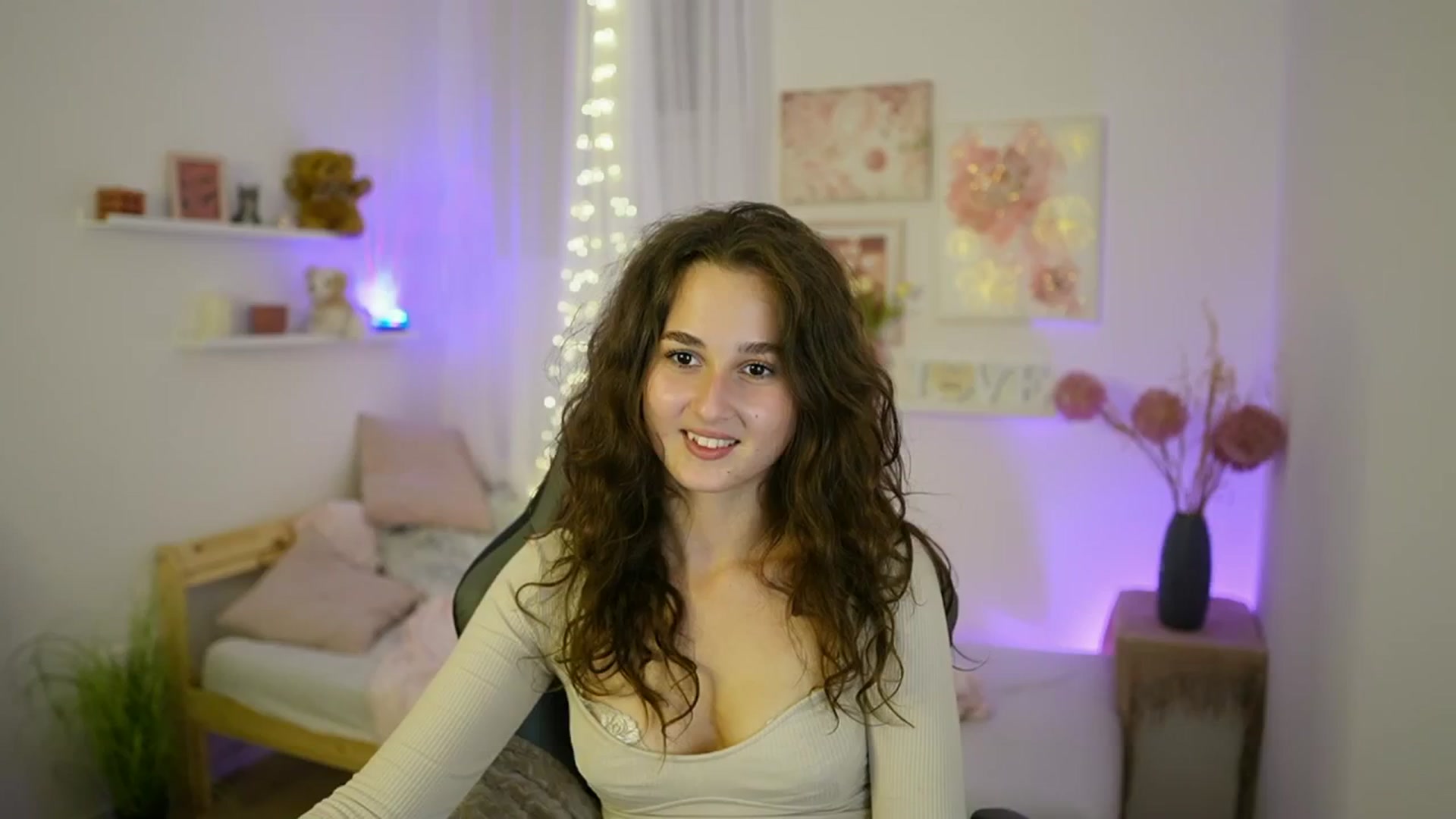 Gallery image thumbnail from Anita_Grey_'s myfreecams stream on, 09/14/2025, 22:39 image 4 of 20