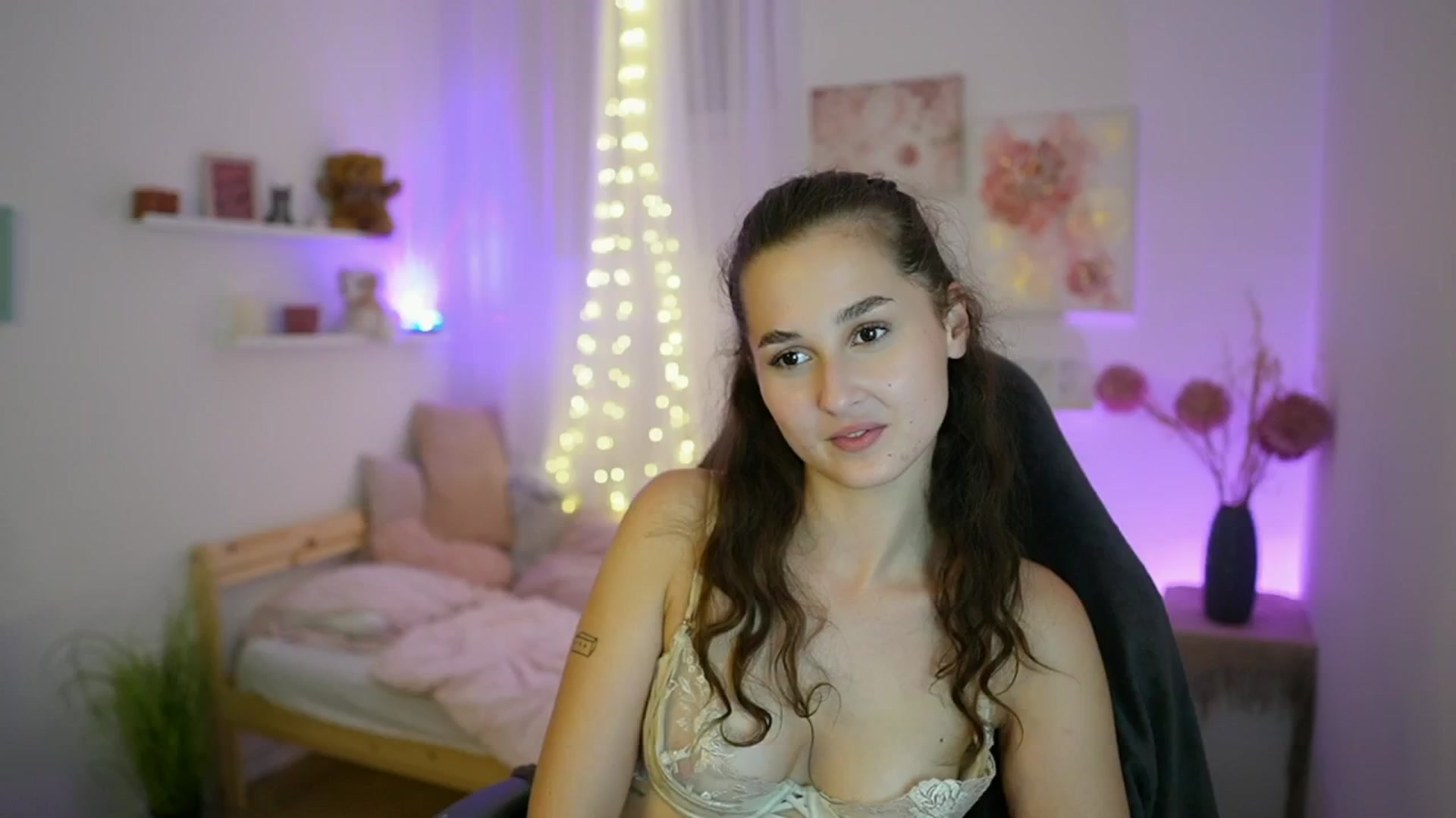 Gallery image thumbnail from Anita_Grey_'s myfreecams stream on, 09/15/2025, 21:54 image 19 of 20