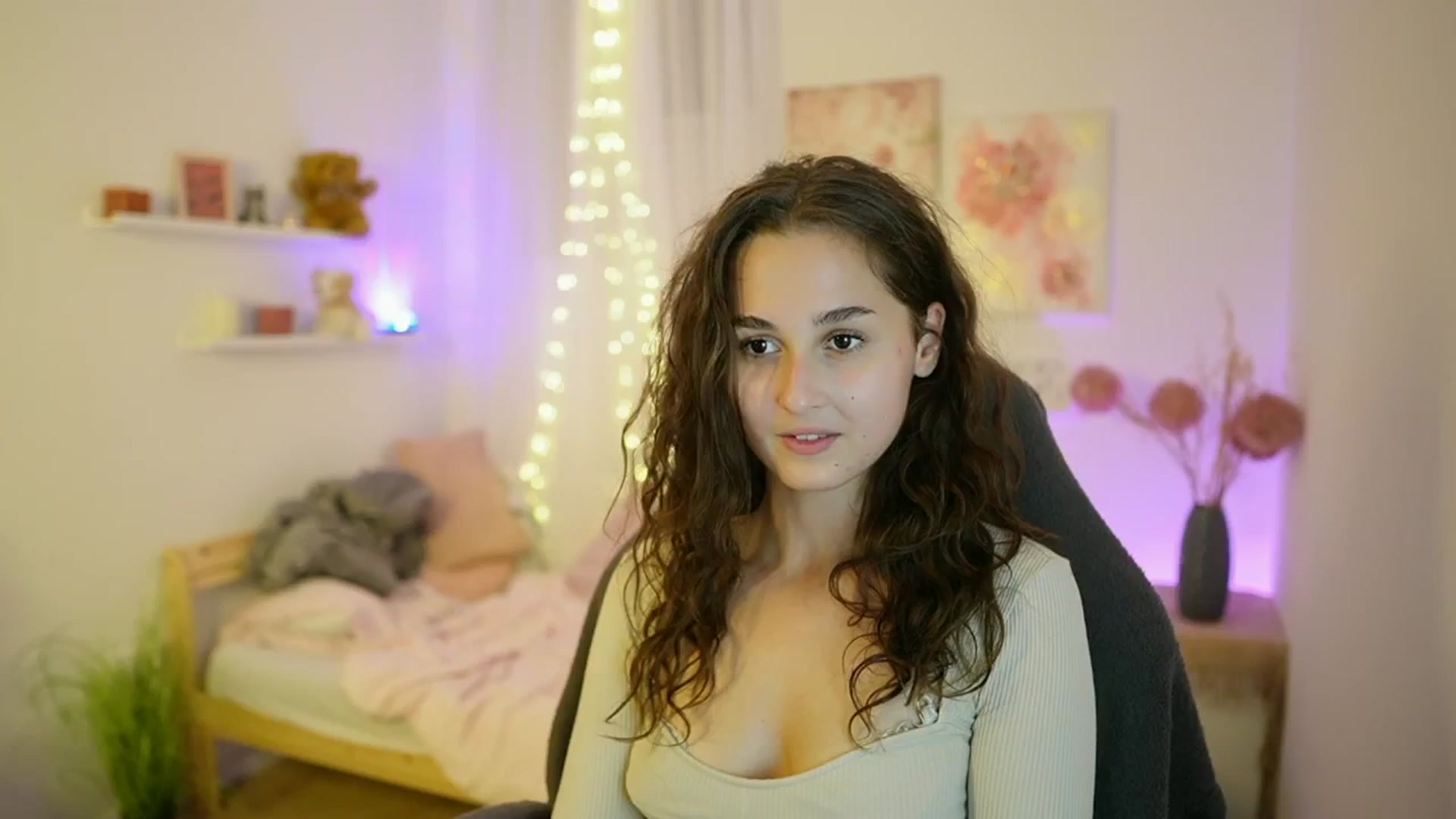 Gallery image thumbnail from Anita_Grey_'s myfreecams stream on, 09/16/2025, 22:05 image 19 of 20