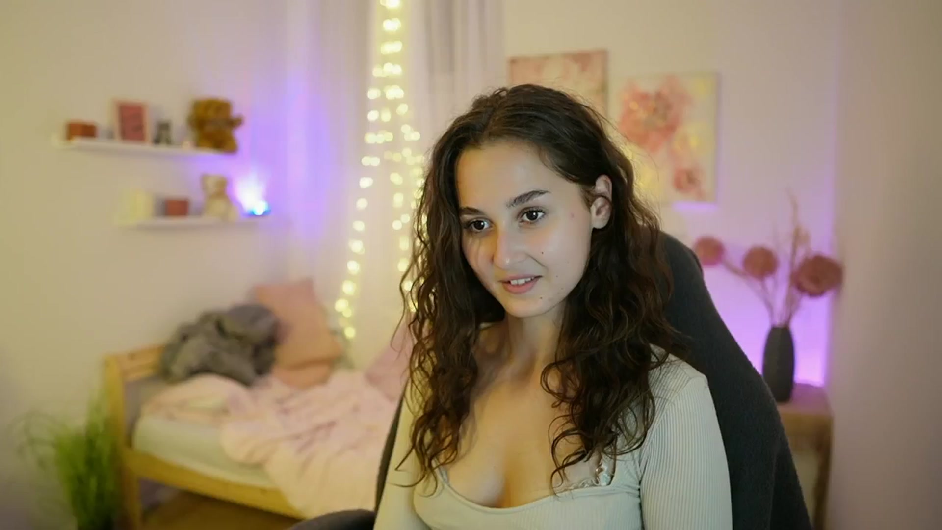 Gallery image thumbnail from Anita_Grey_'s myfreecams stream on, 09/16/2025, 22:05 image 18 of 20