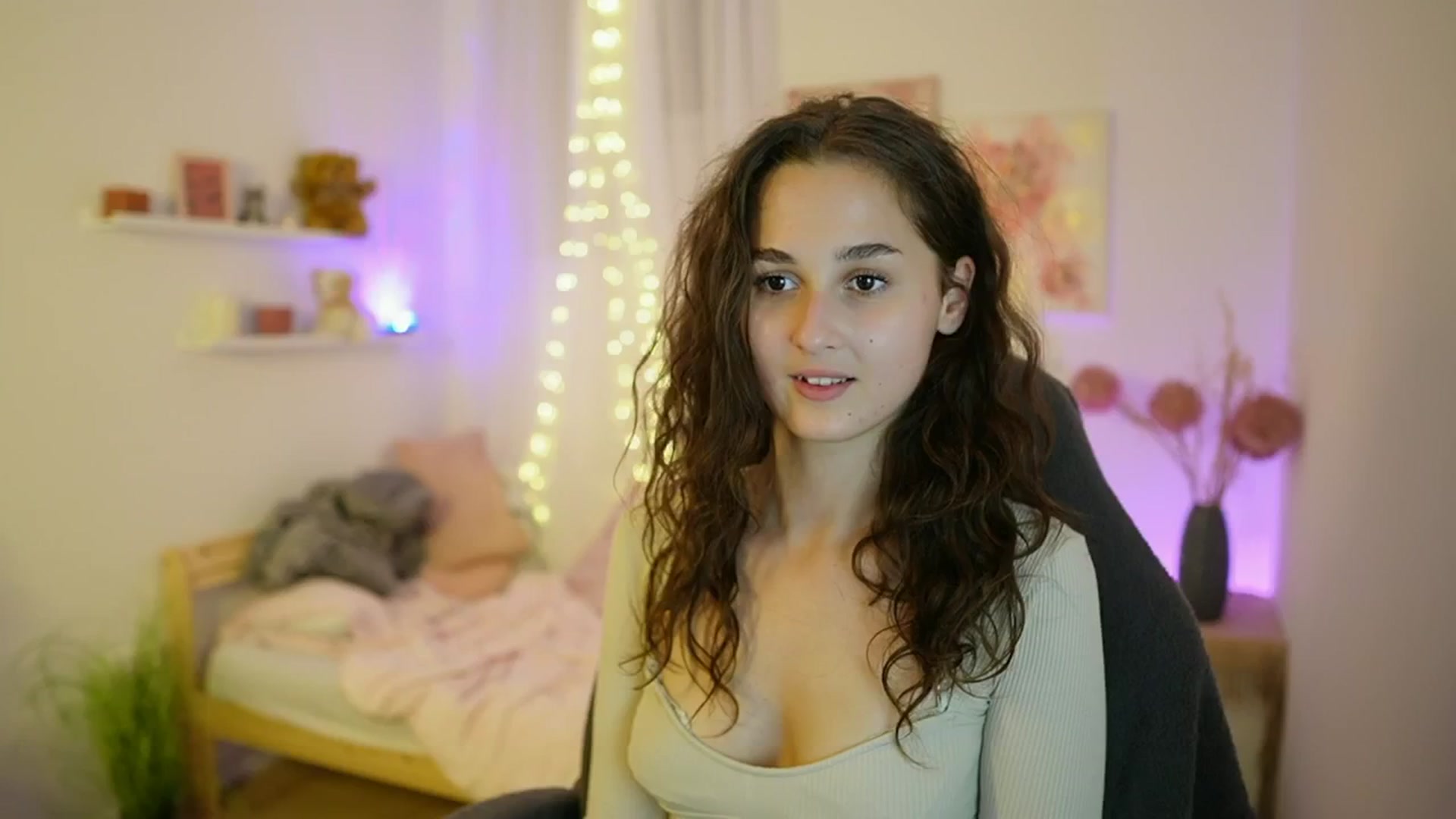 Gallery image thumbnail from Anita_Grey_'s myfreecams stream on, 09/16/2025, 22:05 image 16 of 20