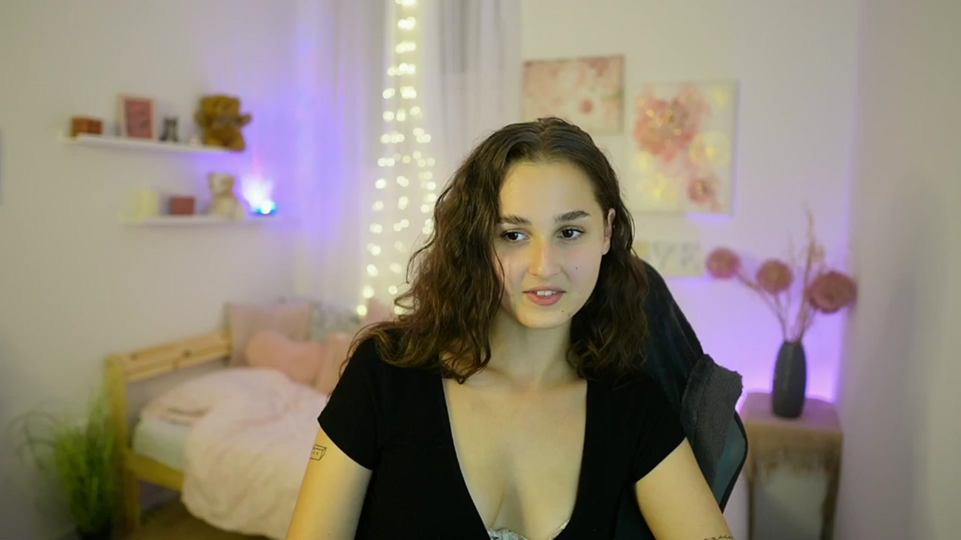 Gallery image thumbnail from Anita_Grey_'s myfreecams stream on, 09/19/2025, 19:16 image 3 of 20