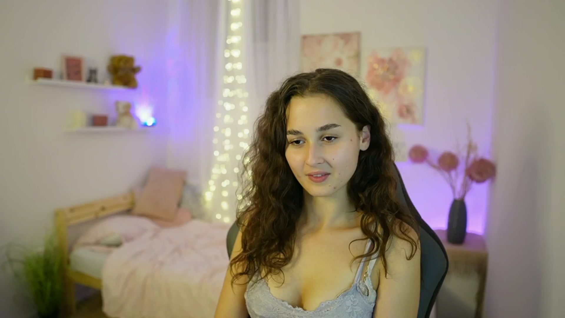 Gallery image thumbnail from Anita_Grey_'s myfreecams stream on, 09/19/2025, 22:54 image 13 of 20