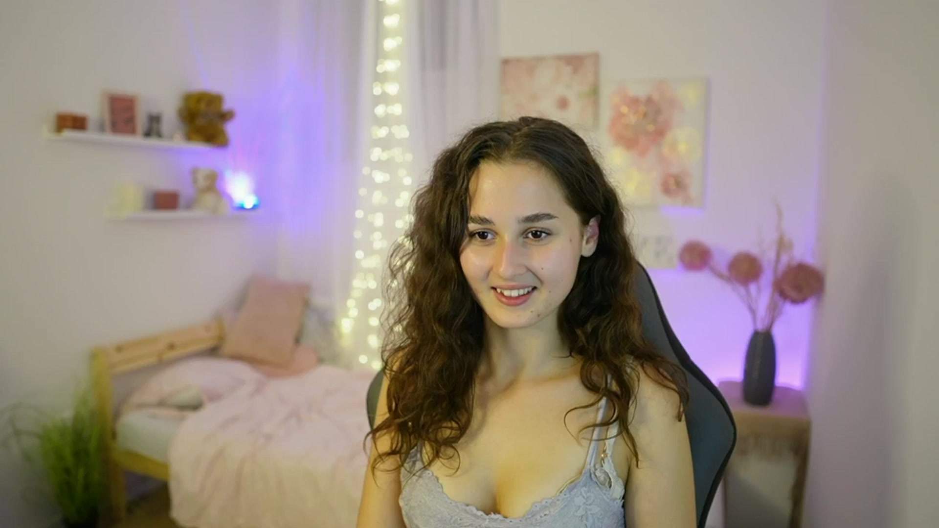Gallery image thumbnail from Anita_Grey_'s myfreecams stream on, 09/19/2025, 22:54 image 16 of 20