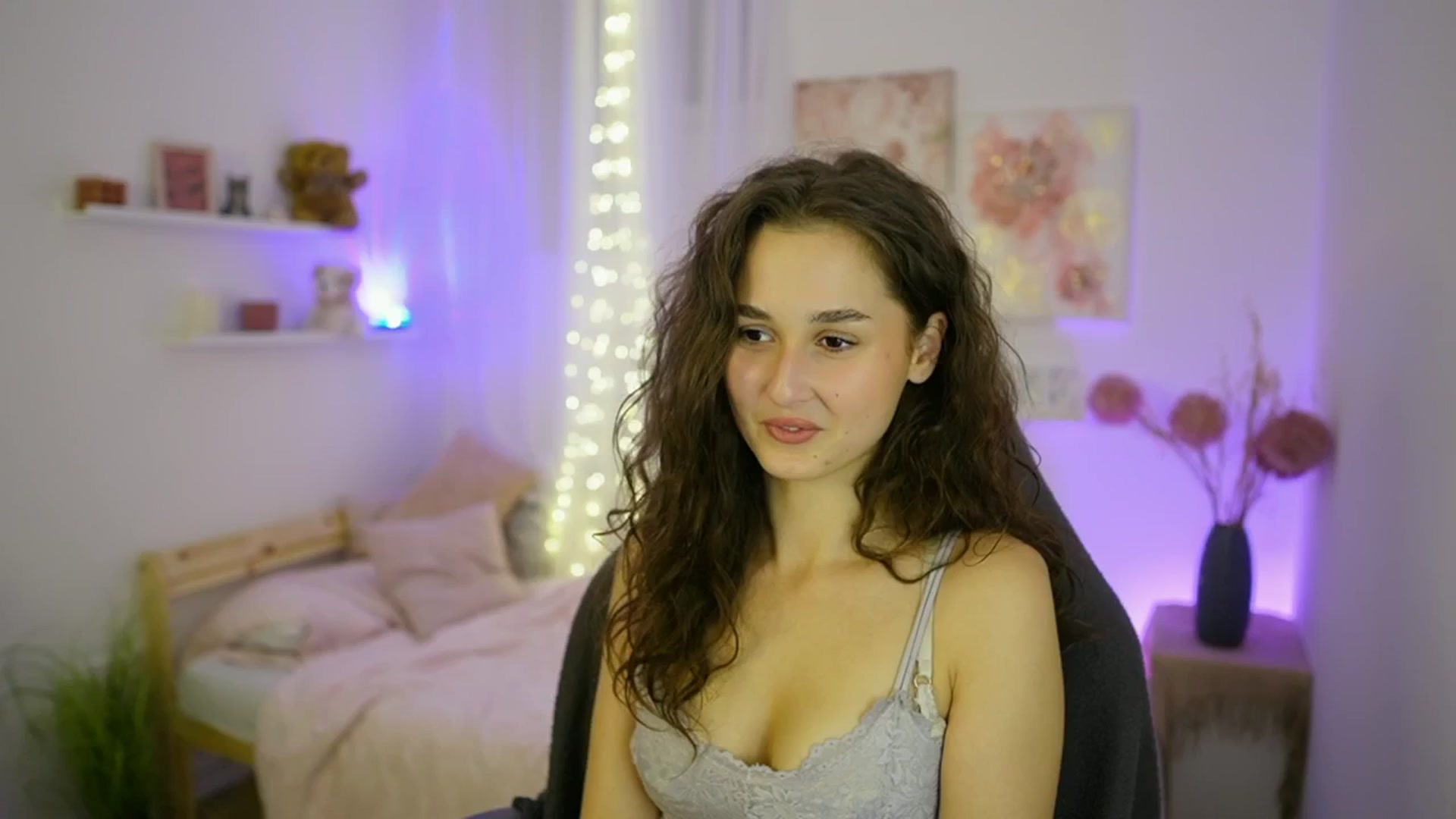 Gallery image thumbnail from Anita_Grey_'s myfreecams stream on, 09/21/2025, 19:52 image 6 of 20