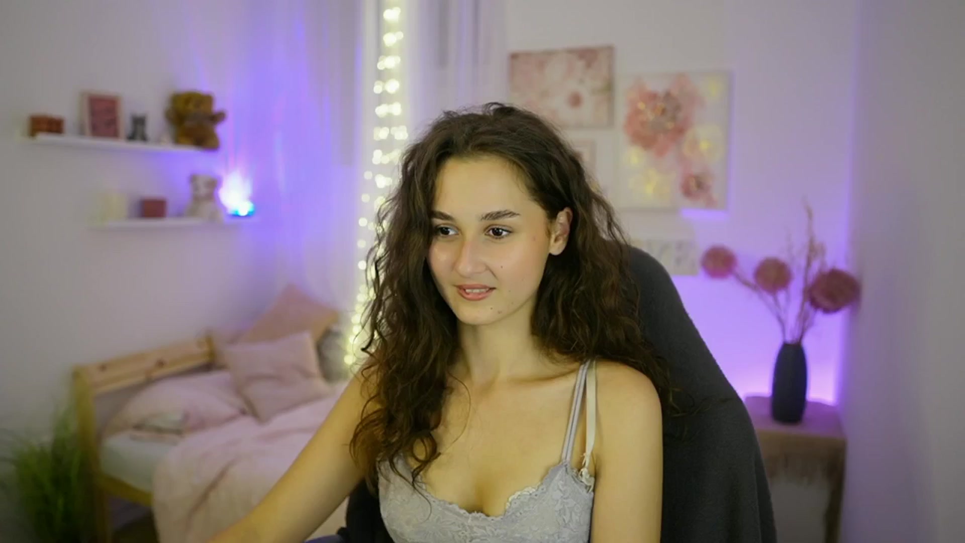 Gallery image thumbnail from Anita_Grey_'s myfreecams stream on, 09/21/2025, 20:42 image 7 of 20