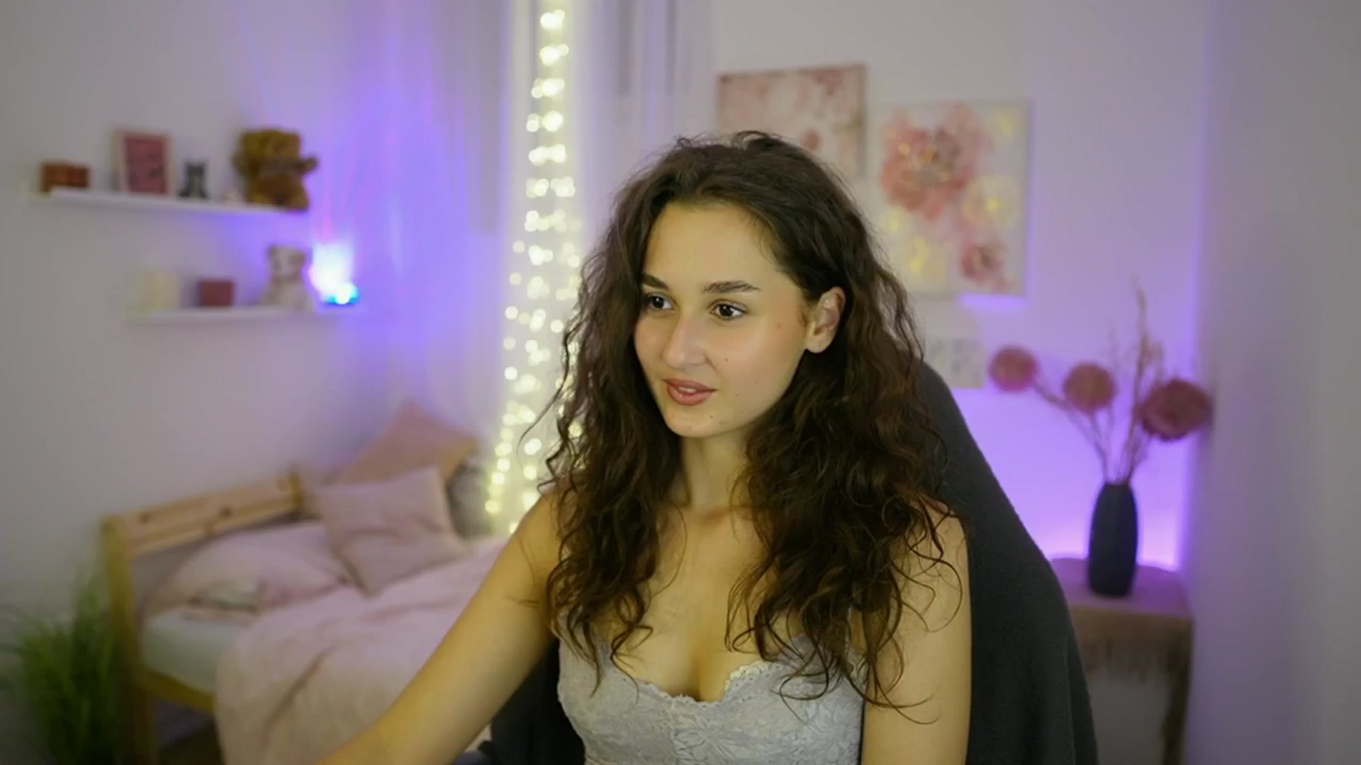 Gallery image thumbnail from Anita_Grey_'s myfreecams stream on, 09/21/2025, 20:42 image 1 of 20
