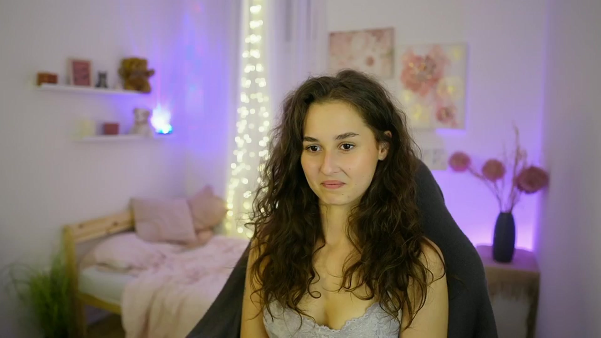 Gallery image thumbnail from Anita_Grey_'s myfreecams stream on, 09/21/2025, 22:51 image 3 of 20