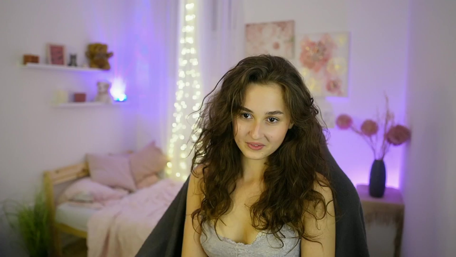 Gallery image thumbnail from Anita_Grey_'s myfreecams stream on, 09/22/2025, 24:02 image 9 of 20