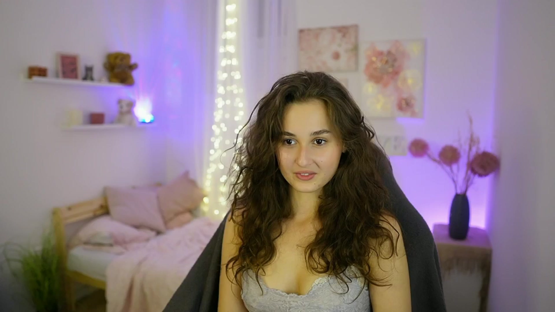 Gallery image thumbnail from Anita_Grey_'s myfreecams stream on, 09/22/2025, 24:02 image 11 of 20