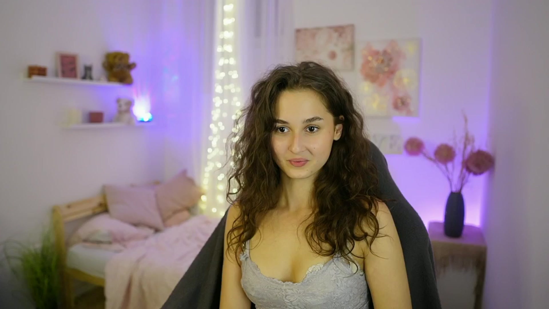 Gallery image thumbnail from Anita_Grey_'s myfreecams stream on, 09/22/2025, 24:02 image 7 of 20