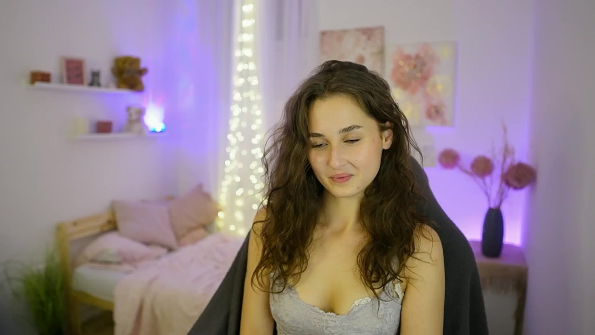 Gallery image thumbnail from Anita_Grey_'s myfreecams stream on, 09/22/2025, 24:02 image 17 of 20