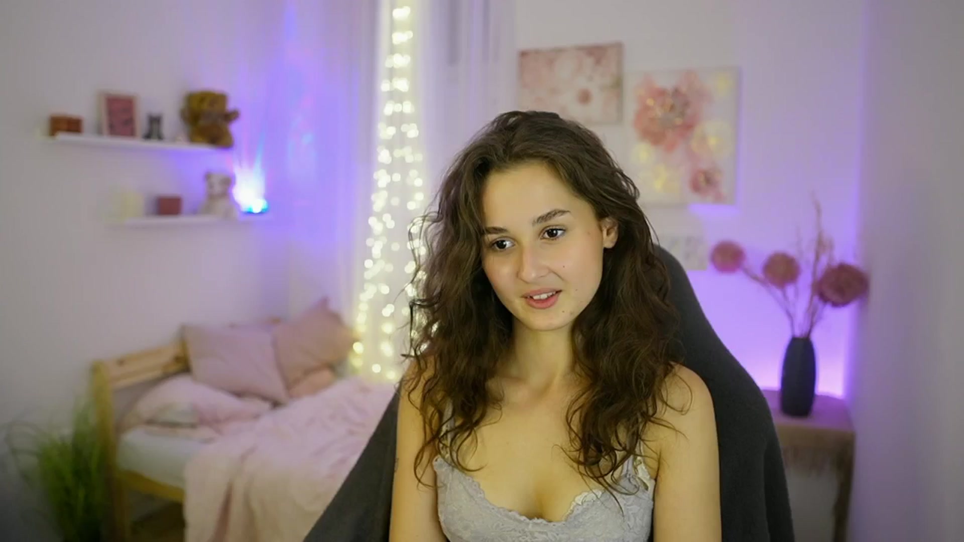 Gallery image thumbnail from Anita_Grey_'s myfreecams stream on, 09/22/2025, 24:02 image 14 of 20