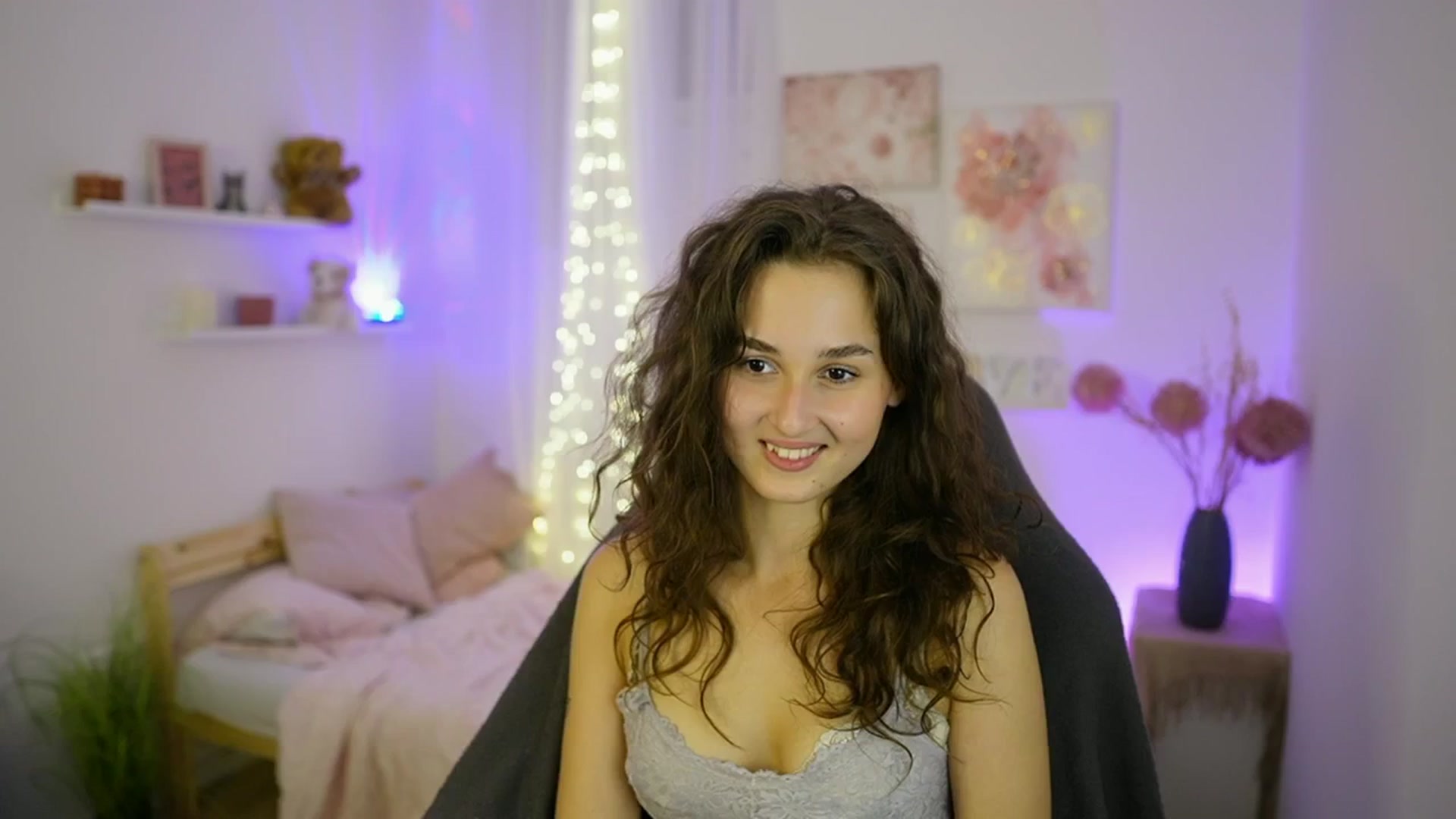 Gallery image thumbnail from Anita_Grey_'s myfreecams stream on, 09/22/2025, 24:02 image 4 of 20