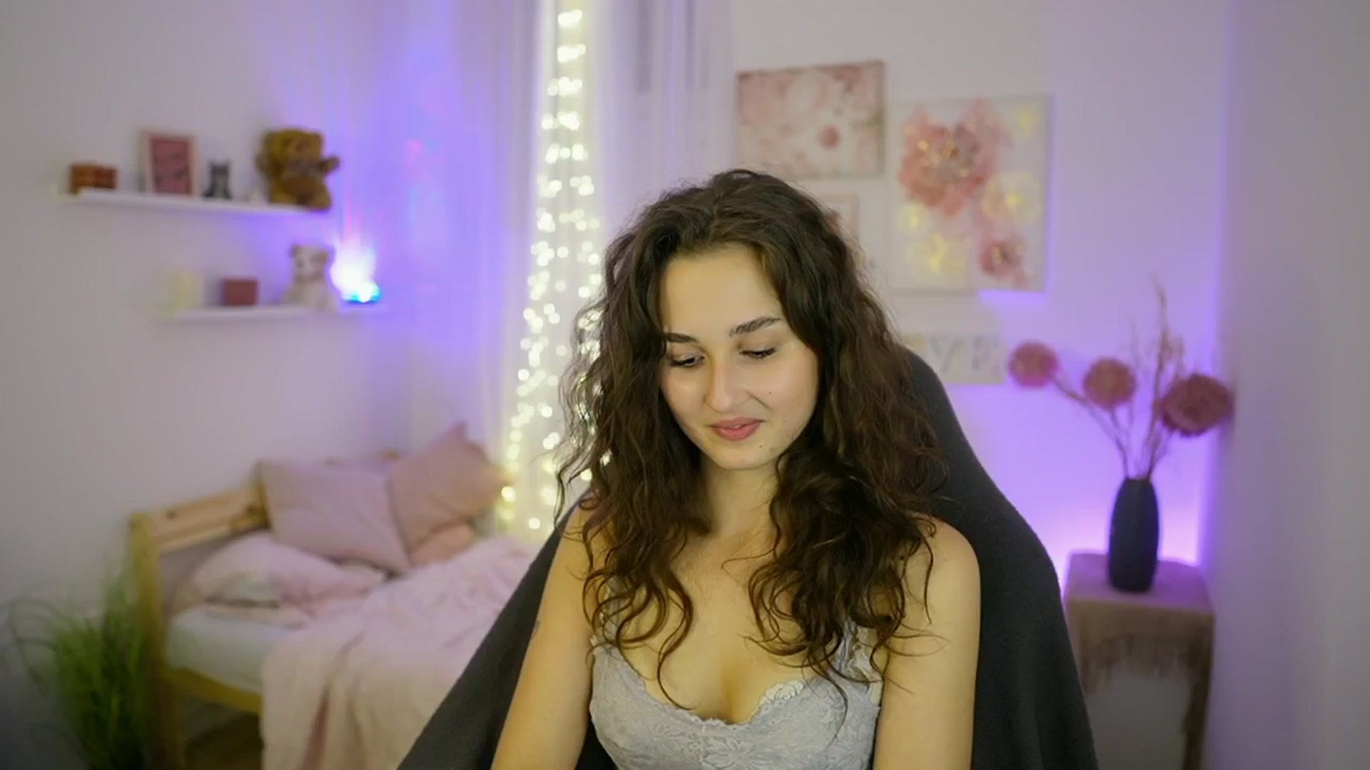 Gallery image thumbnail from Anita_Grey_'s myfreecams stream on, 09/22/2025, 24:02 image 5 of 20