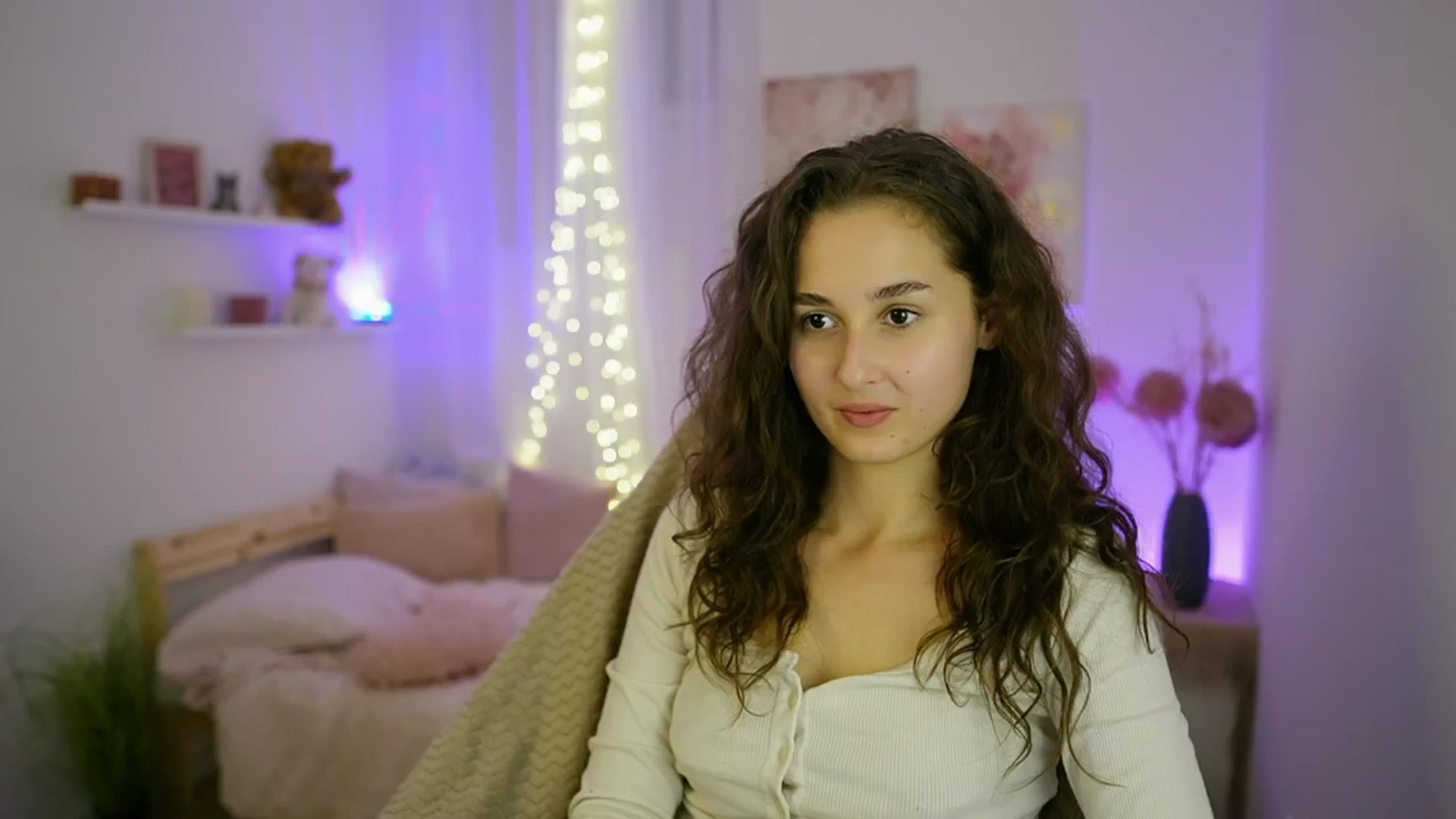 Gallery image thumbnail from Anita_Grey_'s myfreecams stream on, 09/25/2025, 20:12 image 20 of 20