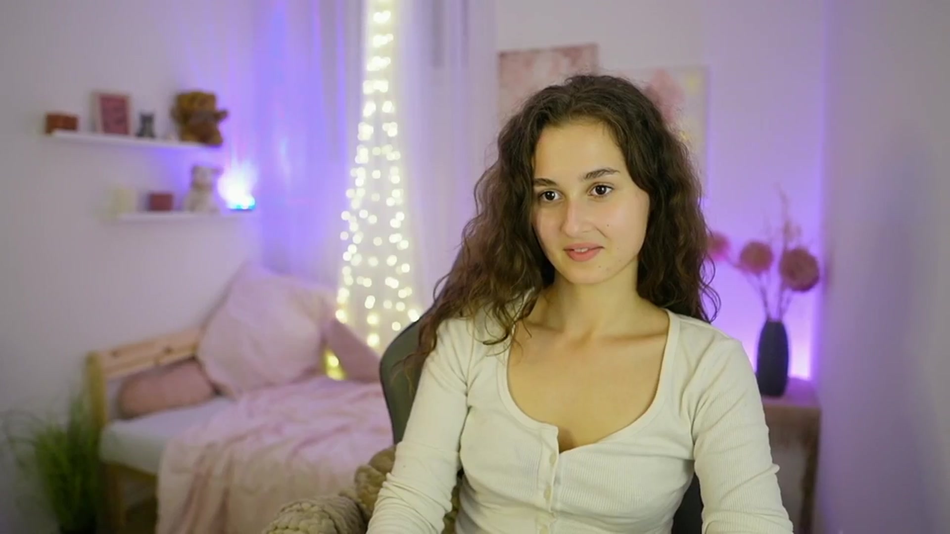 Gallery image thumbnail from Anita_Grey_'s myfreecams stream on, 09/25/2025, 23:07 image 10 of 20