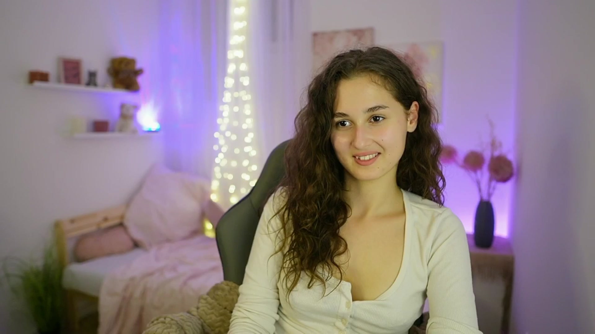 Gallery image thumbnail from Anita_Grey_'s myfreecams stream on, 09/25/2025, 23:07 image 5 of 20