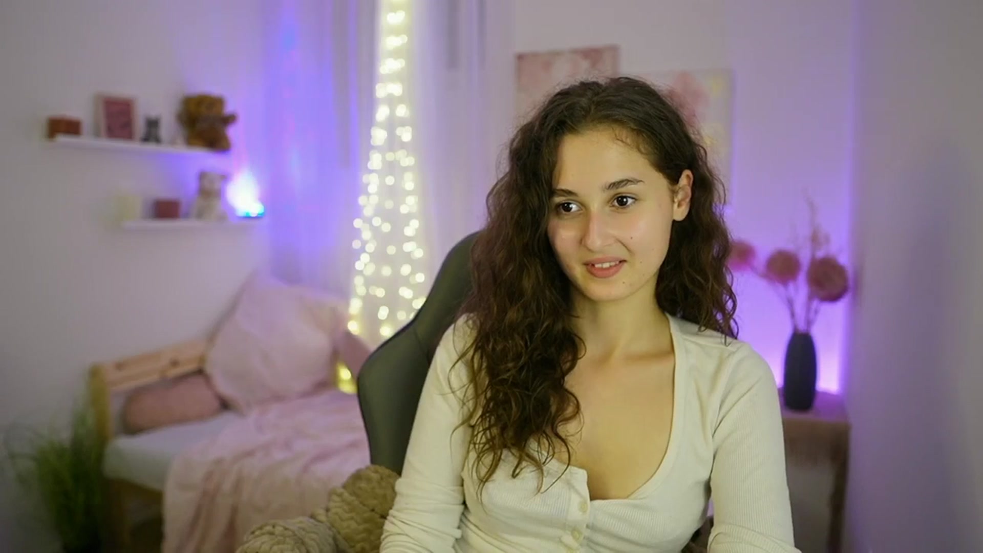 Gallery image thumbnail from Anita_Grey_'s myfreecams stream on, 09/25/2025, 23:07 image 7 of 20