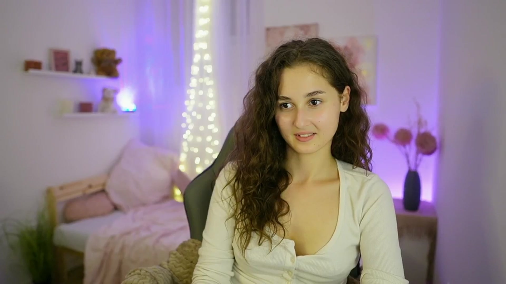 Gallery image thumbnail from Anita_Grey_'s myfreecams stream on, 09/25/2025, 23:07 image 4 of 20