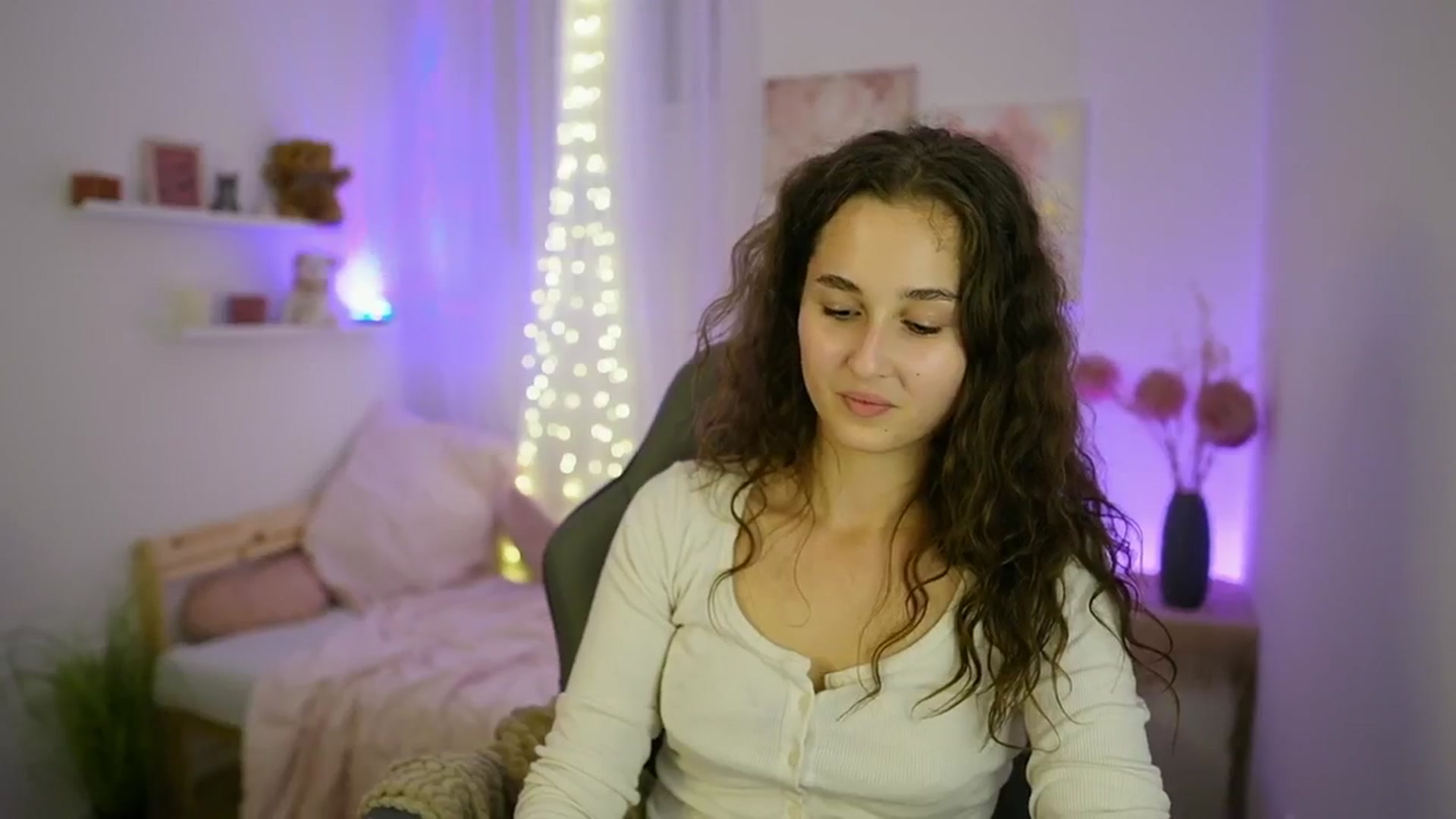 Gallery image thumbnail from Anita_Grey_'s myfreecams stream on, 09/25/2025, 23:07 image 17 of 20