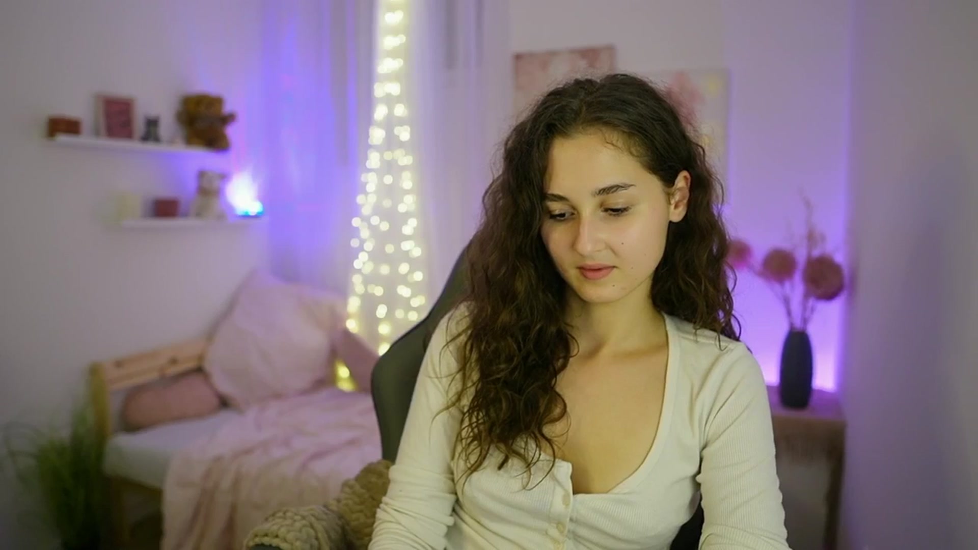 Gallery image thumbnail from Anita_Grey_'s myfreecams stream on, 09/25/2025, 23:07 image 8 of 20