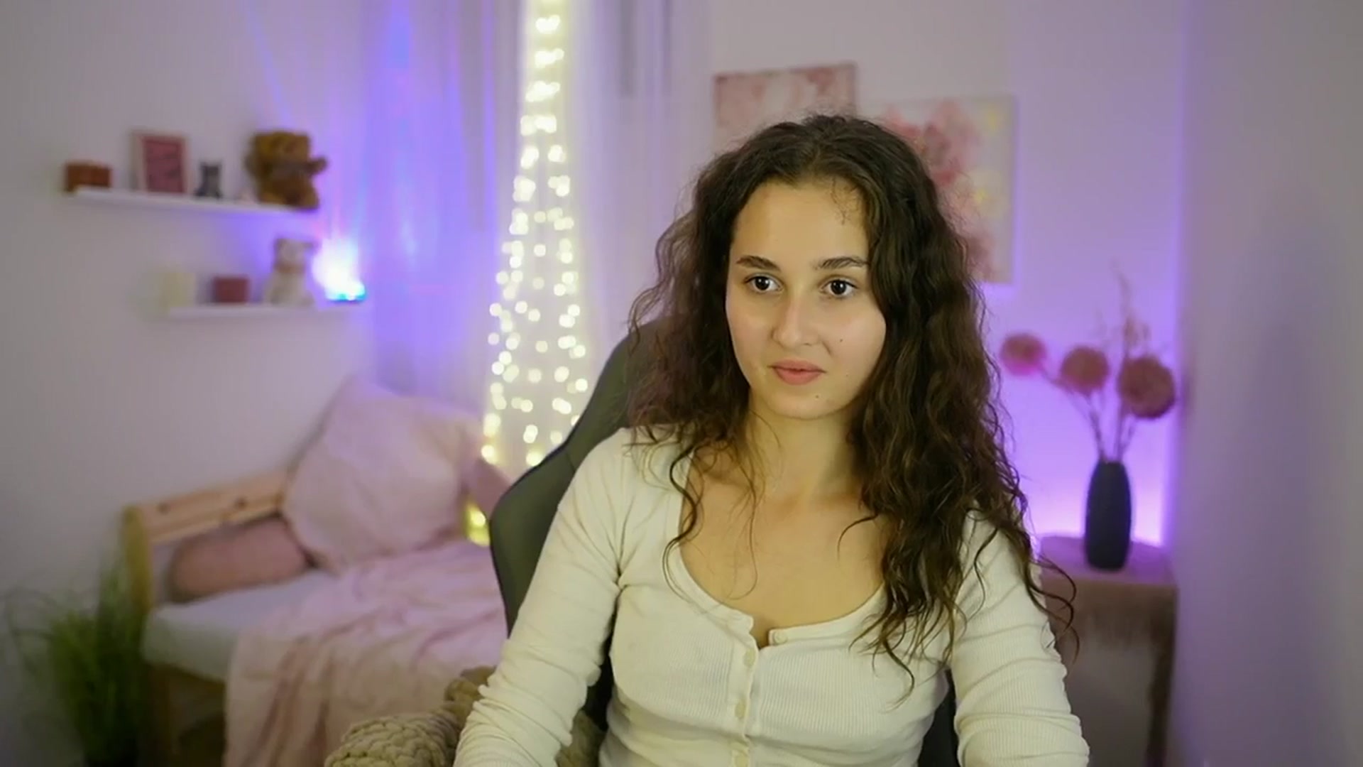 Gallery image thumbnail from Anita_Grey_'s myfreecams stream on, 09/25/2025, 23:07 image 14 of 20