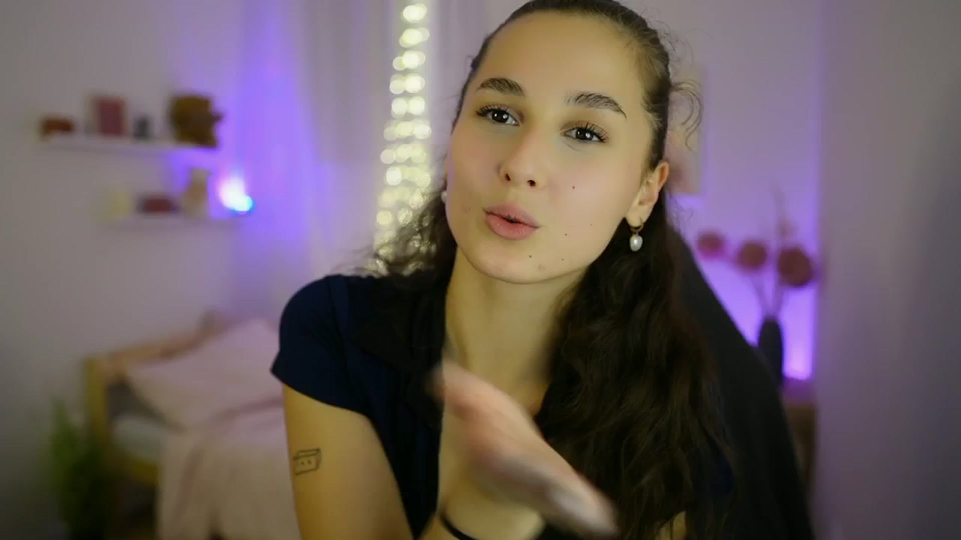 Gallery image thumbnail from Anita_Grey_'s myfreecams stream on, 09/26/2025, 23:28 image 17 of 20