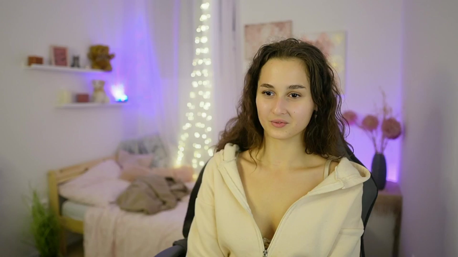 Gallery image thumbnail from Anita_Grey_'s myfreecams stream on, 09/27/2025, 19:21 image 11 of 20