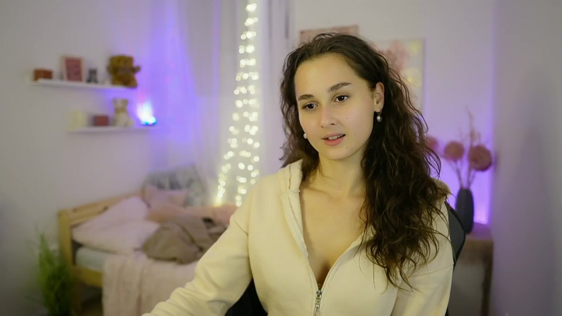 Gallery image thumbnail from Anita_Grey_'s myfreecams stream on, 09/27/2025, 19:21 image 6 of 20