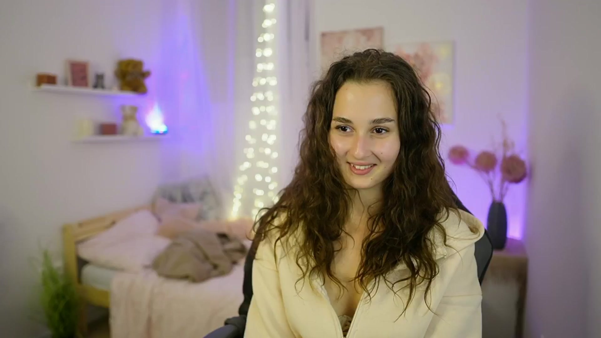 Gallery image thumbnail from Anita_Grey_'s myfreecams stream on, 09/27/2025, 19:21 image 18 of 20