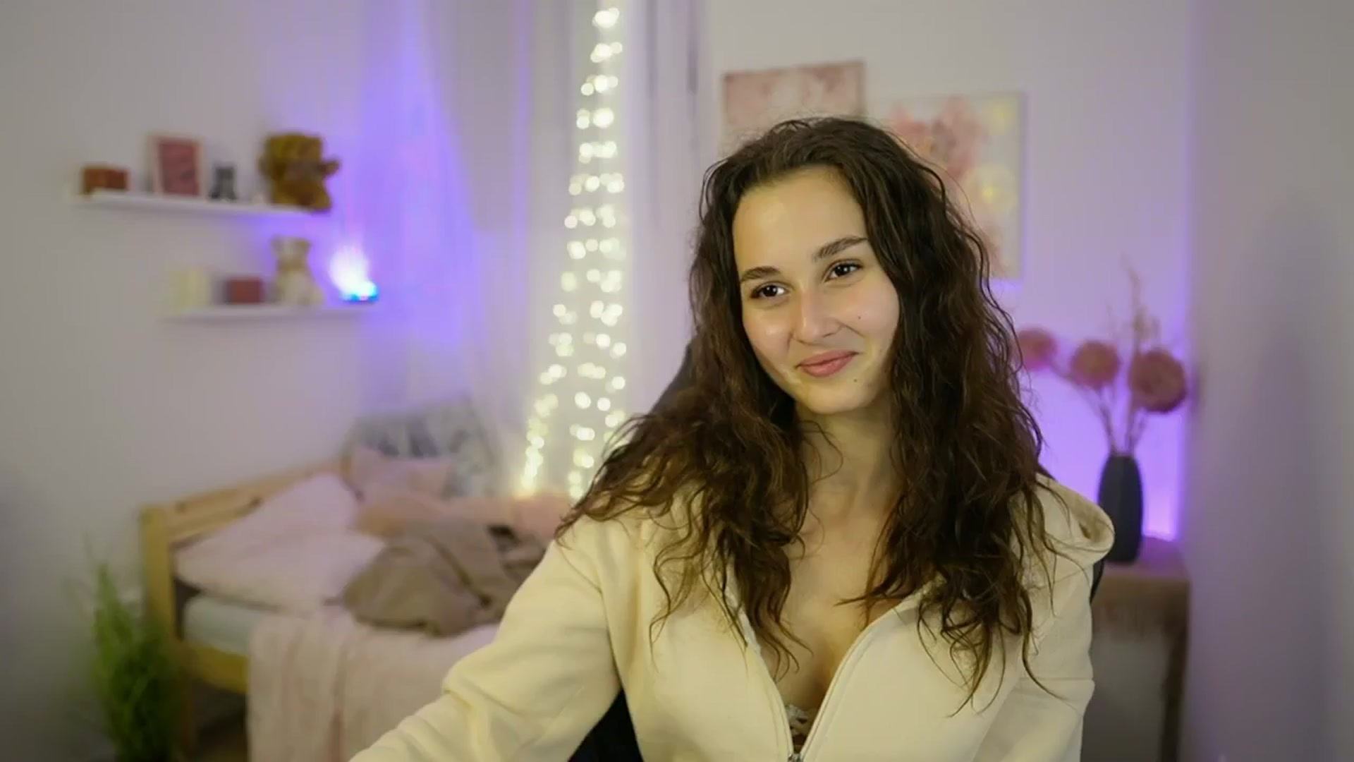 Gallery image thumbnail from Anita_Grey_'s myfreecams stream on, 09/27/2025, 19:21 image 17 of 20