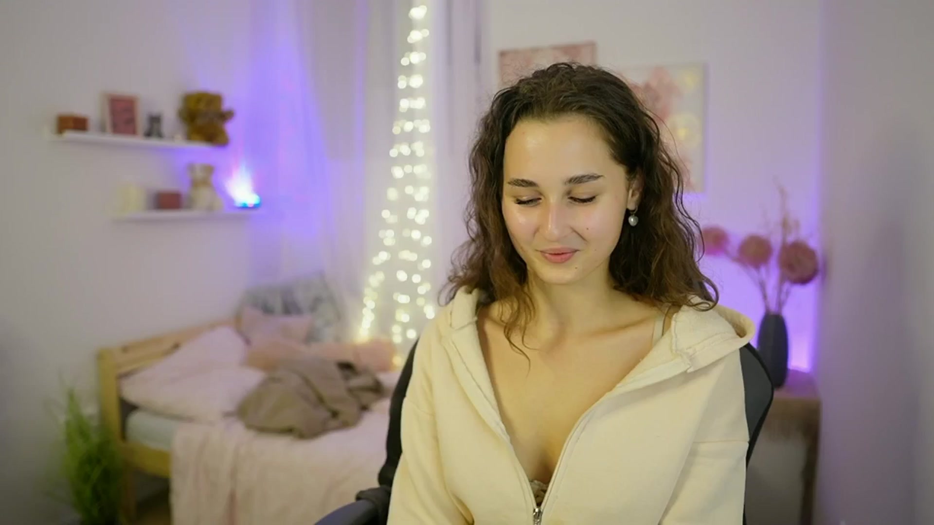 Gallery image thumbnail from Anita_Grey_'s myfreecams stream on, 09/27/2025, 19:21 image 15 of 20